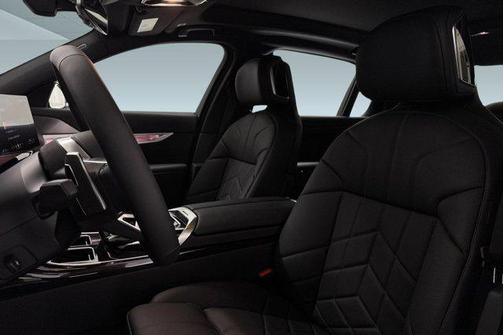 2026 BMW 750e i xDrive