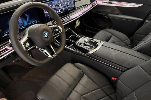 2026 BMW 750e i xDrive