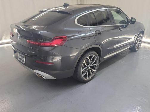 2022 BMW X4 xDrive30i