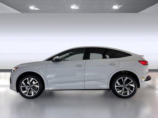 2022 Audi e-tron Premium