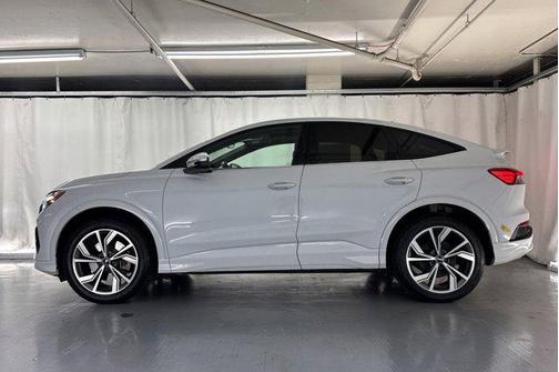 2022 Audi e-tron Premium