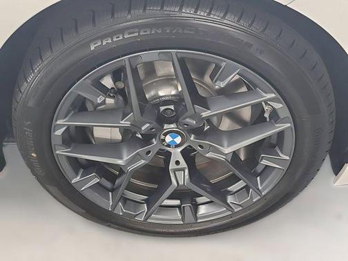 2025 BMW 330 i