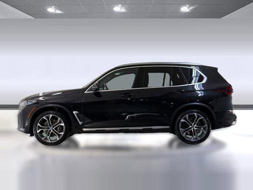 Black Sapphire Metallic 2024 BMW X5 PHEV xDrive50e