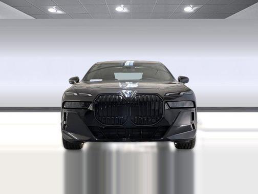 2026 BMW 740 i