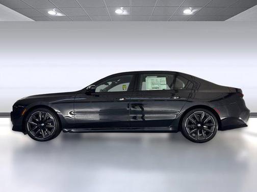 2026 BMW 740 i