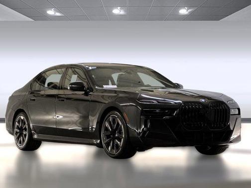 2026 BMW 740 i