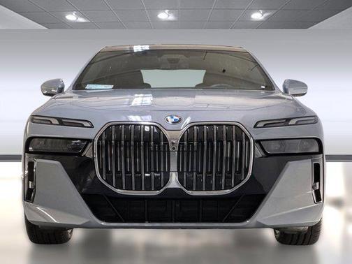 2023 BMW 740 i