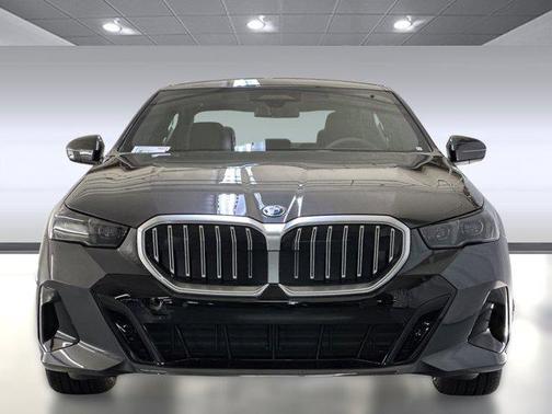 2026 BMW 550e 550e xDrive