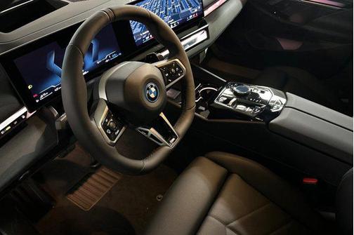 2026 BMW 550e 550e xDrive