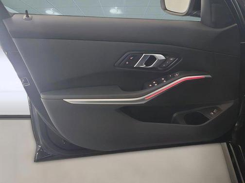 2025 BMW 330 i