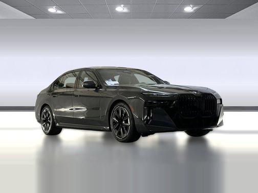2026 BMW 740 740i
