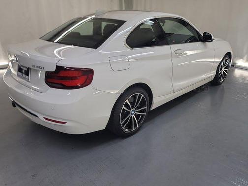 2021 BMW 230 230i