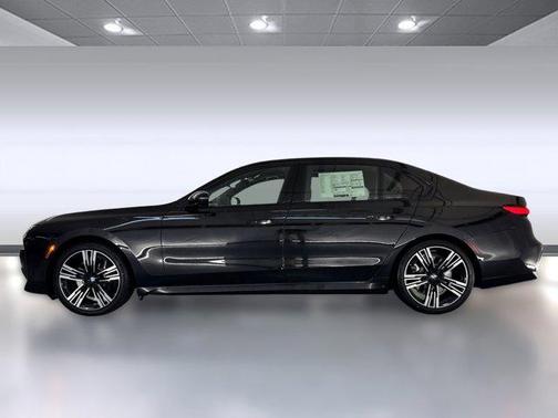 2026 BMW 740 i