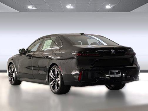 2026 BMW 740 i