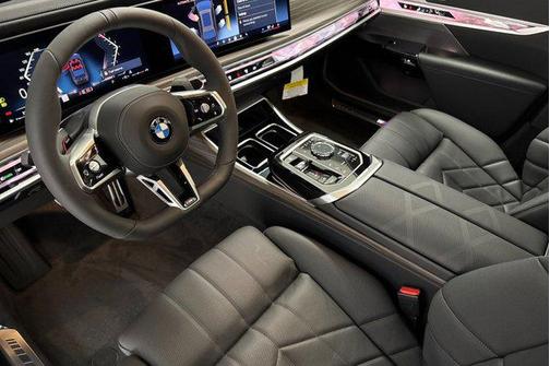 2026 BMW 740 i