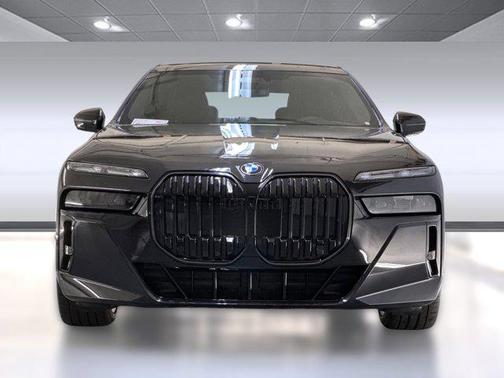 2026 BMW 740 i