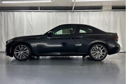 2023 BMW 230 i