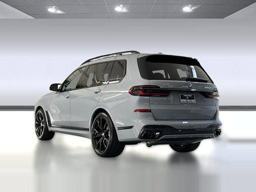 2025 BMW X7 M60i