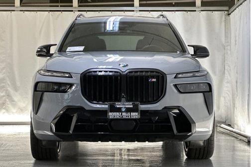 2025 BMW X7 M60i