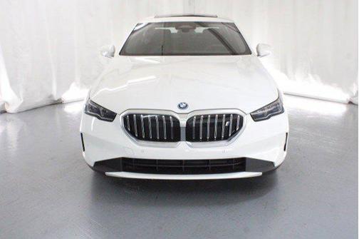 2025 BMW i5 eDrive40