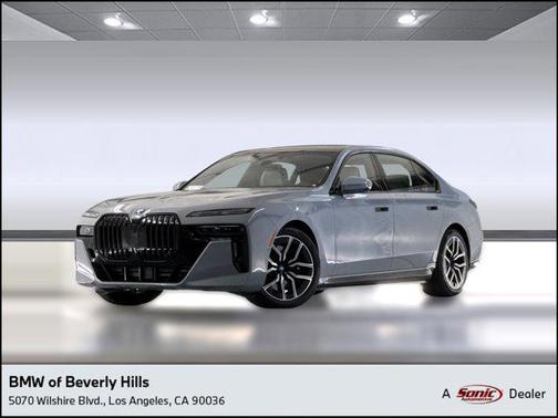 Brooklyn Grey Metallic 2023 BMW i7 xDrive60