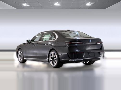 Dark Graphite Metallic 2026 BMW i7 eDrive50