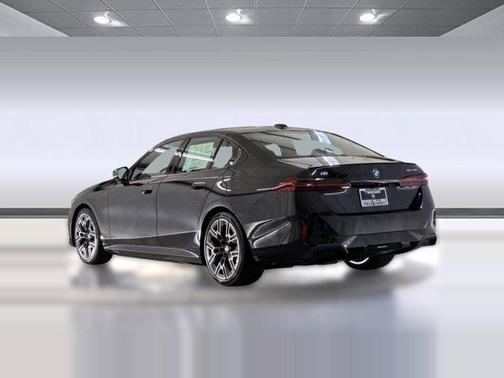 Black Sapphire Metallic 2026 BMW i5 eDrive40