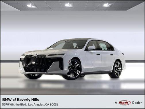 Alpine White 2026 BMW 740 740i