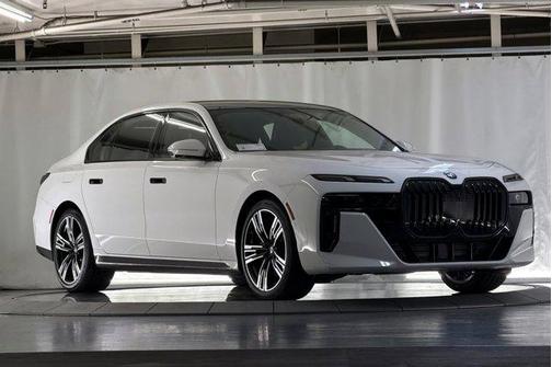 Alpine White 2026 BMW 740 740i