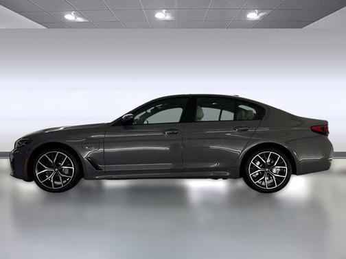 2022 BMW 530e Base