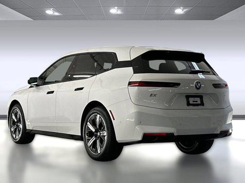 2026 BMW iX xDrive45