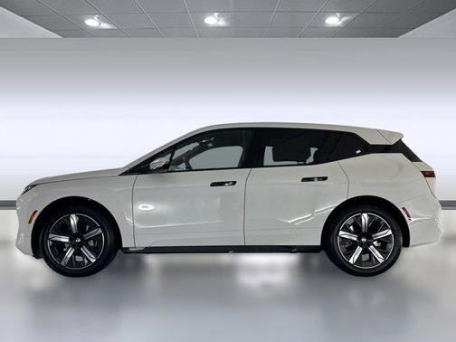 2026 BMW iX xDrive45