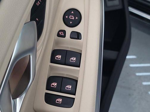 2025 BMW 330 i