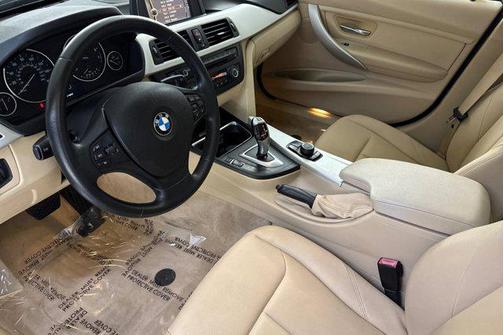 Black 2013 BMW 320 i
