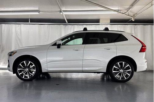 2022 Volvo XC60 B5 Momentum