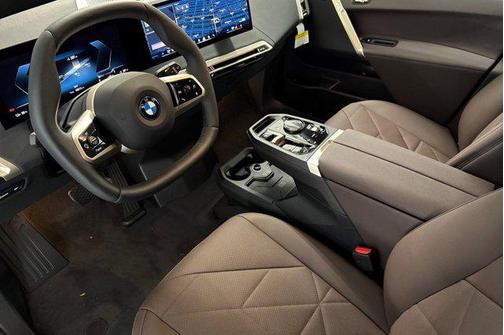 2026 BMW iX xDrive45