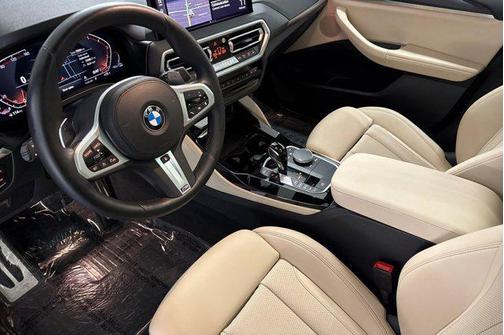 2023 BMW X4 xDrive30i
