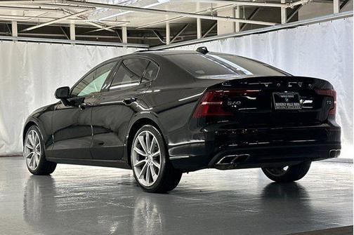 2021 Volvo S60 T5 Momentum