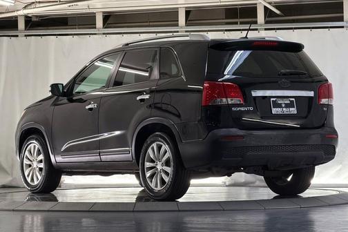 Ebony Black 2011 Kia Sorento EX