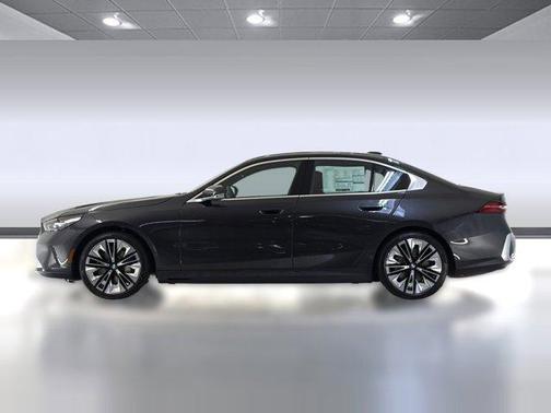 Dark Graphite Metallic 2026 BMW i5 eDrive40