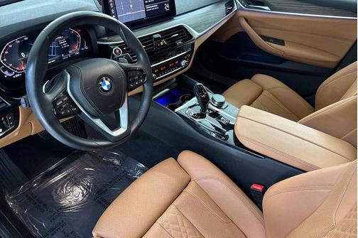 Black Sapphire Metallic 2023 BMW 530 i