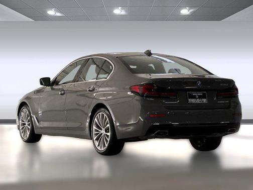 2022 BMW 530 i