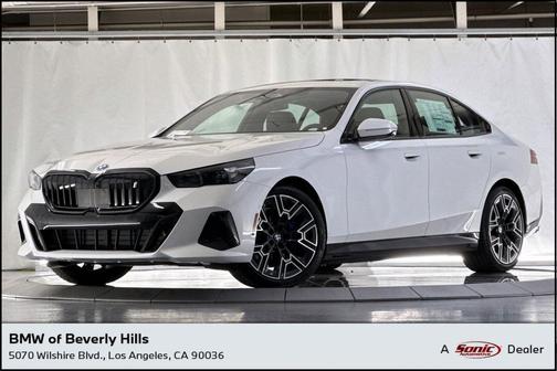Mineral White Metallic 2026 BMW i5 xDrive40