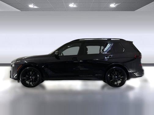 Black Sapphire Metallic 2026 BMW X7 xDrive40i