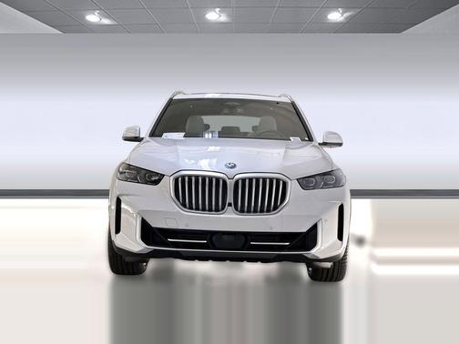Mineral White Metallic 2026 BMW X5 PHEV xDrive50e