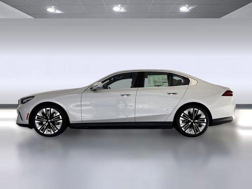 Mineral White Metallic 2026 BMW i5 xDrive40