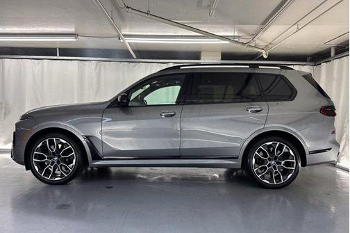 2025 BMW X7 M60i