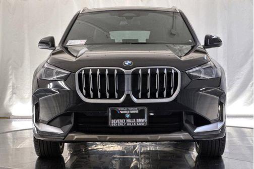 Black Sapphire Metallic 2026 BMW X1 xDrive28i
