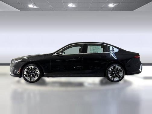 Black Sapphire Metallic 2026 BMW 530 530i
