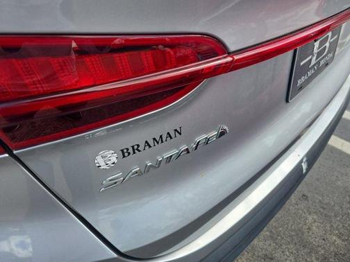 2021 Hyundai SANTA FE SE